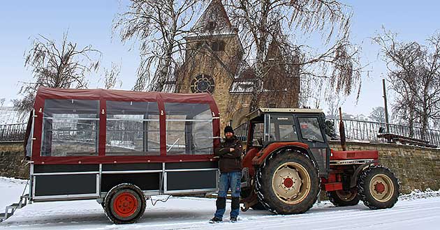 Glhweinfahrt im Winter bei Gau-Bickelheim in Rheinhessen, sdlich von Bingen. Zwischen Gensingen, Bad Kreuznach, Alzey und Mainz.